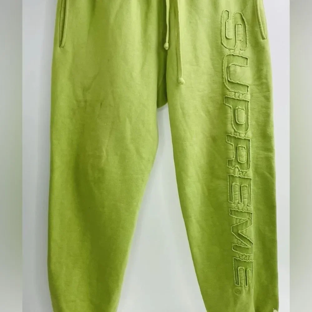 SUPREME Logo sweatpants jogger in green